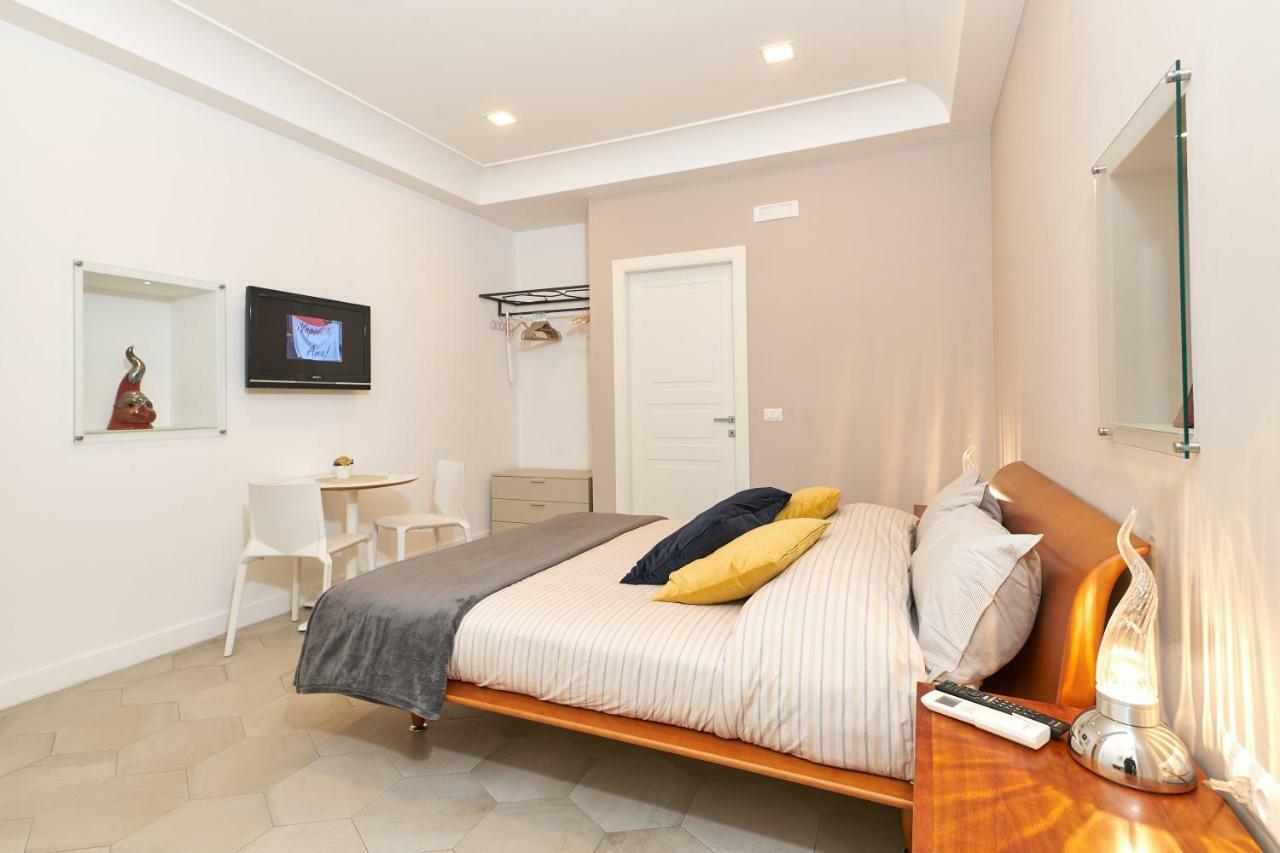 A Casa Del Principe Lt Bed & Breakfast Napoli Dış mekan fotoğraf