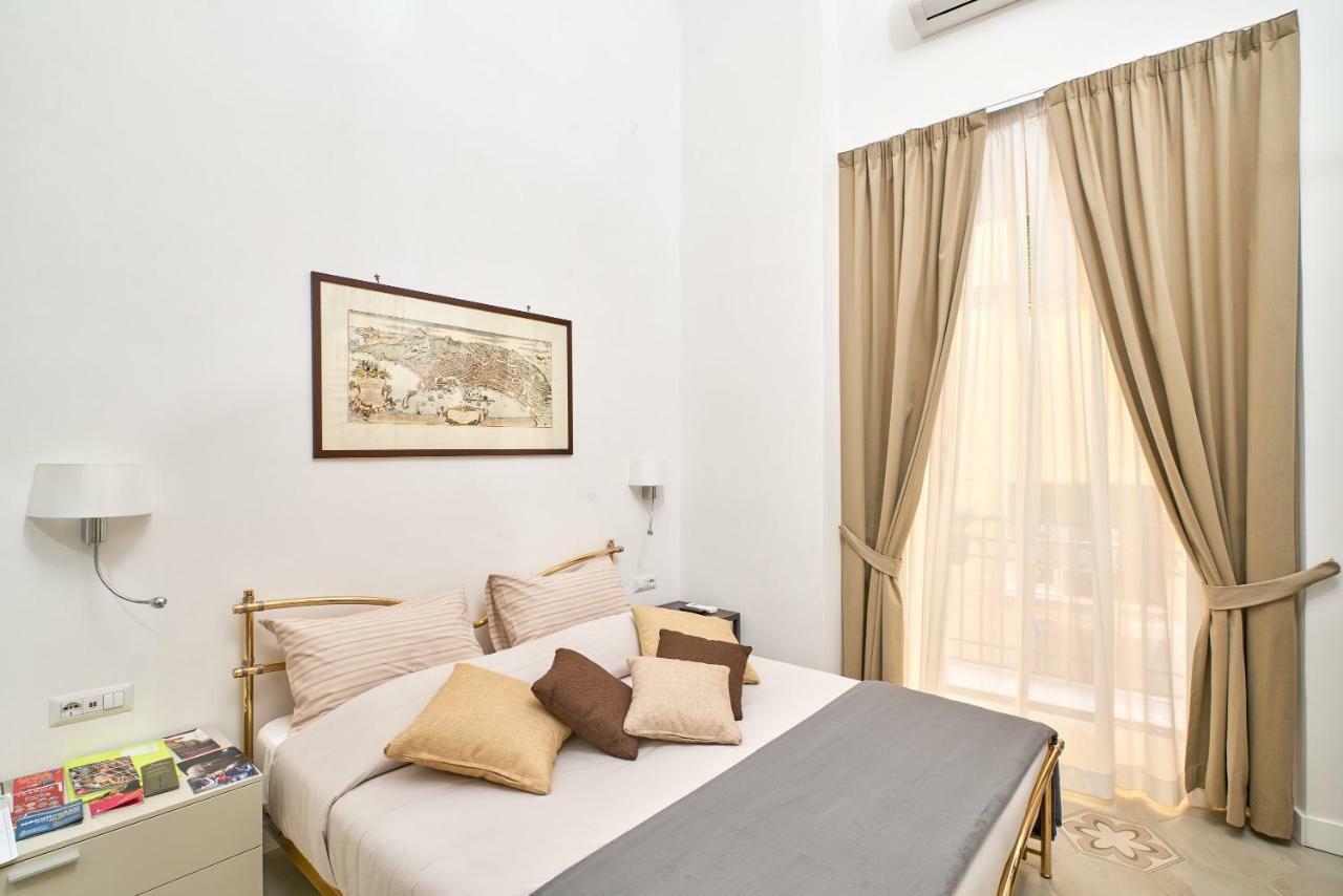 A Casa Del Principe Lt Bed & Breakfast Napoli Dış mekan fotoğraf
